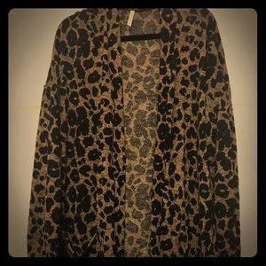 Awesome leopard print long cardigan
